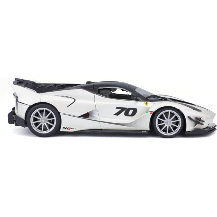 Bburago Ferrari FXX-K EVO No.70 1:18 bílá/černá