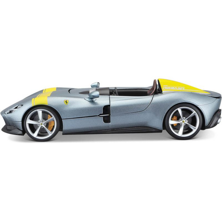 Bburago Ferrari Monza SP1 1:18 stříbrná metalíza