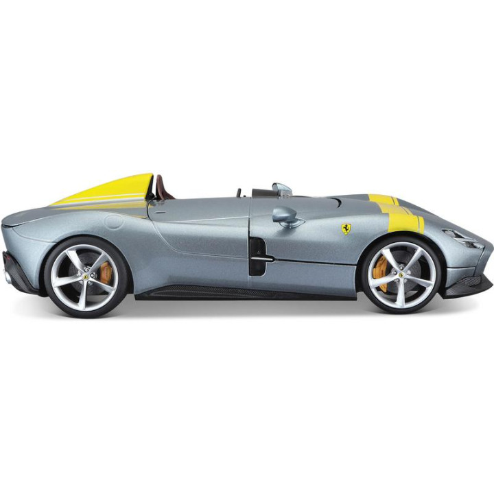 Bburago Ferrari Monza SP1 1:18 stříbrná metalíza