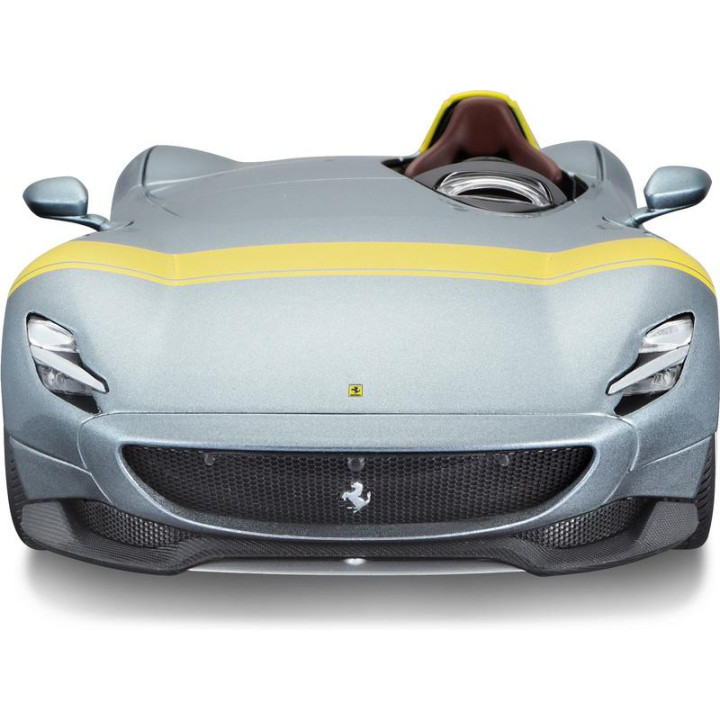 Bburago Ferrari Monza SP1 1:18 stříbrná metalíza