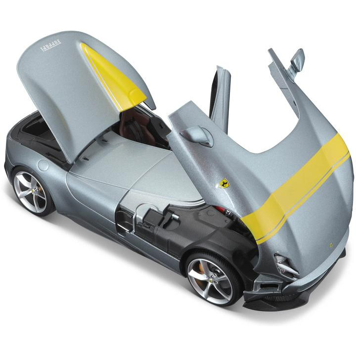 Bburago Ferrari Monza SP1 1:18 stříbrná metalíza