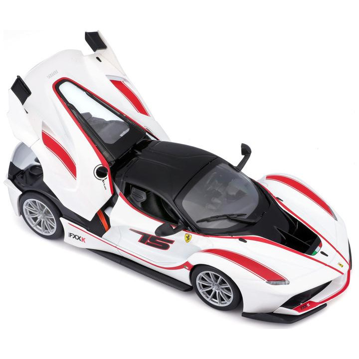 Bburago Ferrari FXX K 1:24 bílá
