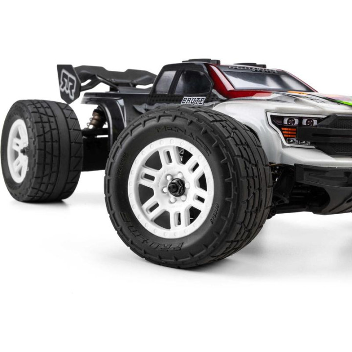 Pro-Line kolo 1:16 s pneu Menace Street, disk Split Six bílý, 12mm (2): Arrma Mini Kraton