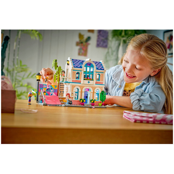 LEGO Friends - Liann a její rodinný dům