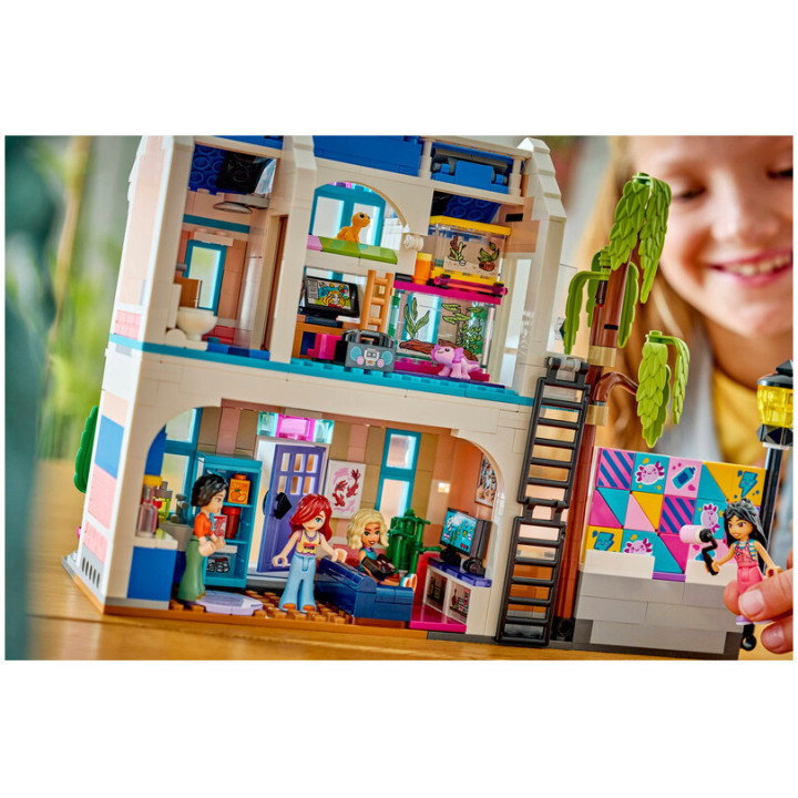 LEGO Friends - Liann a její rodinný dům