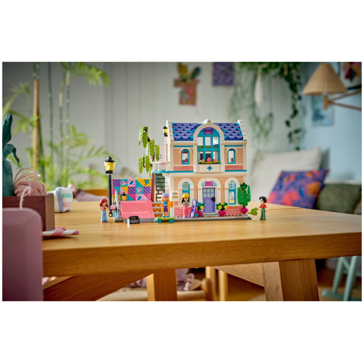LEGO Friends - Liann a její rodinný dům