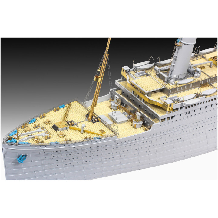 Plastic ModelKit loď 05243 - Titanic (Platinum Edition) (1:400)