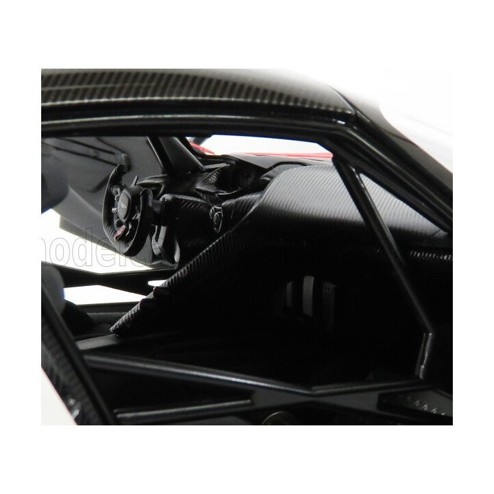 AUTOART ASTON MARTIN VULCAN COUPE 2015 - WHITE BLUE RED STRIPES 1/18