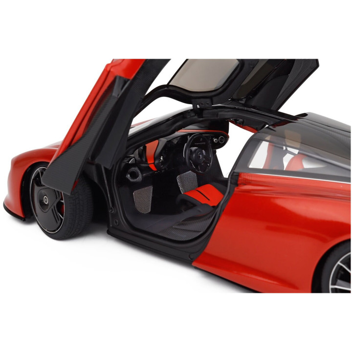 AUTOART McLAREN SPEEDTAIL 2020 - VOLCANO ORANGE 1/18