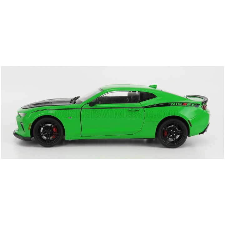 AUTOWORLD CHEVROLET CAMARO SS 1LE NICKEY COUPE 2017 - GREEN BLACK 1/18