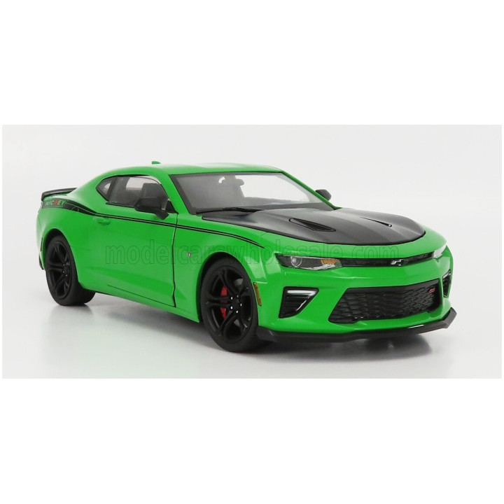 AUTOWORLD CHEVROLET CAMARO SS 1LE NICKEY COUPE 2017 - GREEN BLACK 1/18