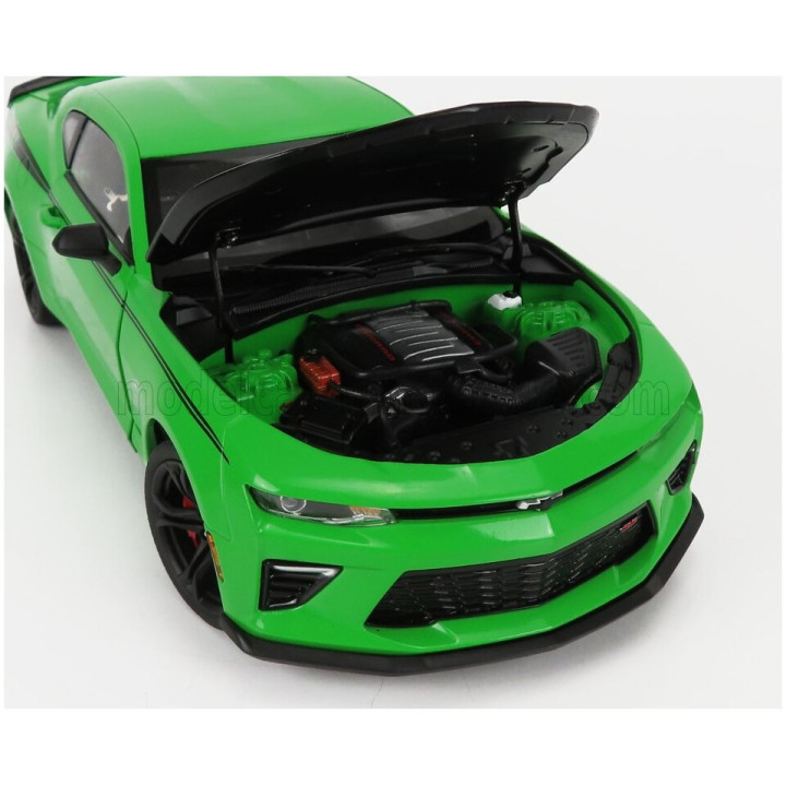 AUTOWORLD CHEVROLET CAMARO SS 1LE NICKEY COUPE 2017 - GREEN BLACK 1/18