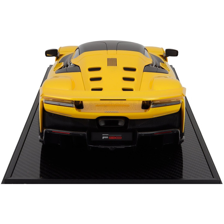 BBR MODELS FERRARI F80 2024 - SILVER RIMS - CON VETRINA - WITH SHOWCASE - GIALLO TRISTRATO - YELLOW 1/12