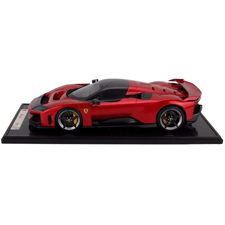 BBR MODELS FERRARI F80 2024 - CARBON SILVER RIMS - ITALIAN STRIPES - CON VETRINA - WITH SHOWCASE - ROSSO SUPERCAR - RED MET 1/12