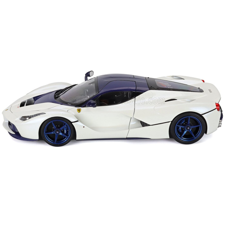 BBR MODELS FERRARI LAFERRARI 2013 - POLIFOAM PACK - WHITE CARBON BLUE 1/18