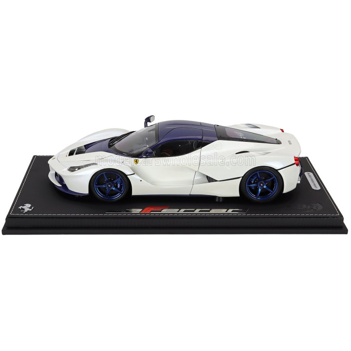 BBR MODELS FERRARI LAFERRARI 2013 - CON VETRINA - WITH SHOWCASE - LUXURY PACK - WHITE BLUE 1/18
