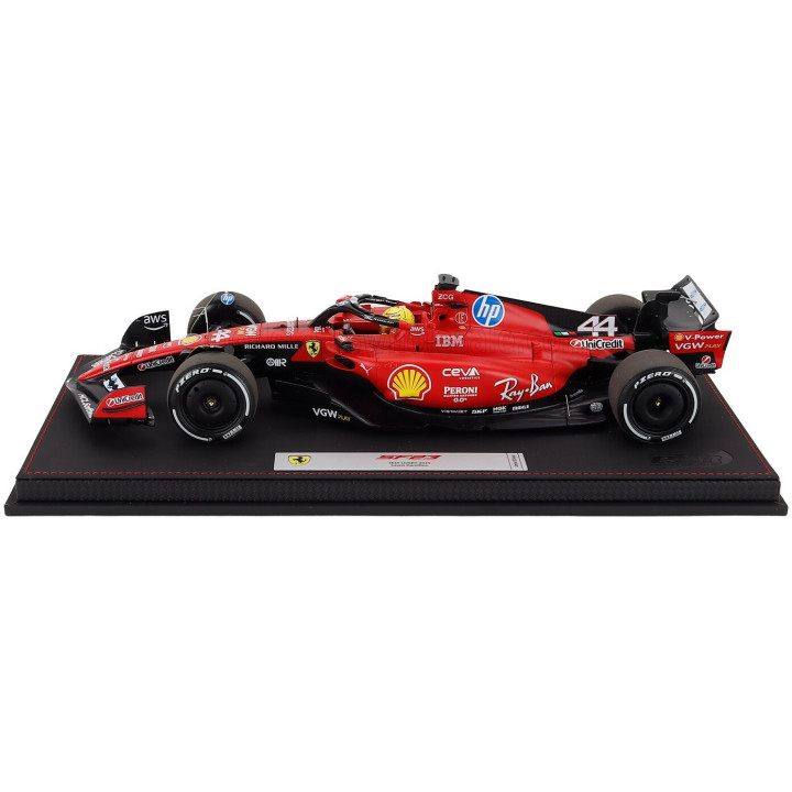 BBR MODELS FERRARI F1 SF-23 TEAM SCUDERIA FERRARI HP N 44 TEST FIORANO 2025 LEWIS HAMILTON - CON VETRINA - WITH SHOWCASE - RED
