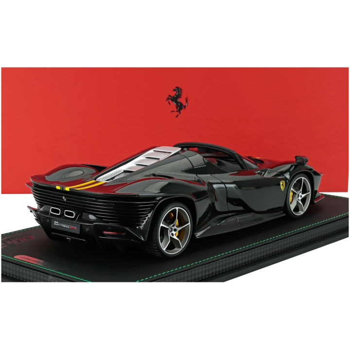 BBR MODELS FERRARI DAYTONA SP3 OPEN ROOF ICONA 2022 - CON VETRINA - WITH SHOWCASE - VERDE BRITISH - GREEN YELLOW 1/18
