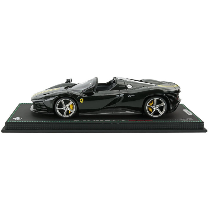 BBR MODELS FERRARI DAYTONA SP3 OPEN ROOF ICONA 2022 - CON VETRINA - WITH SHOWCASE - VERDE BRITISH - GREEN YELLOW 1/18
