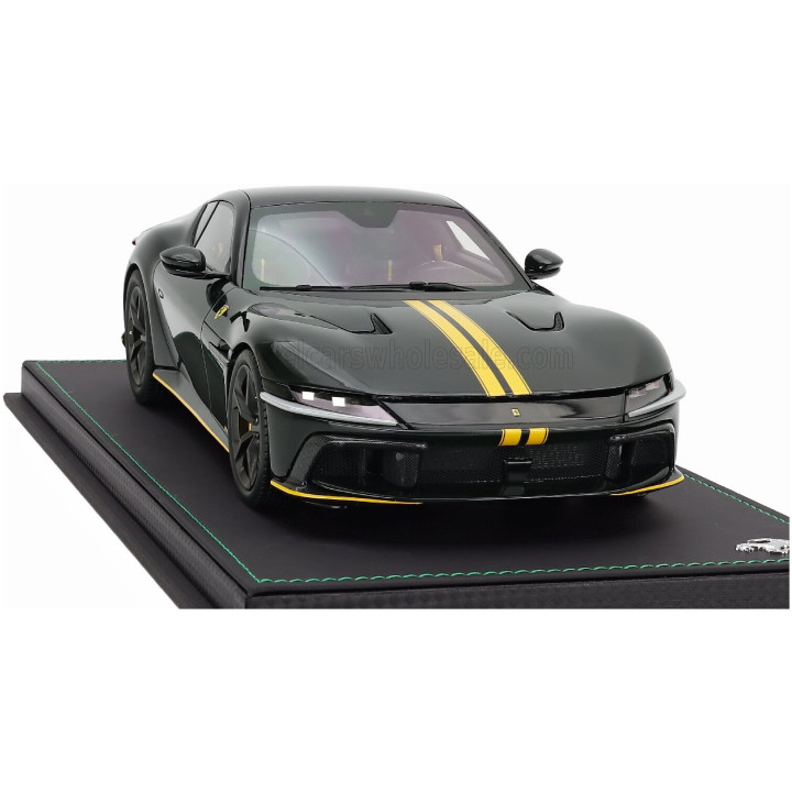 BBR MODELS FERRARI 12CILINDRI V12 830cv PANORAMIC ROOF 2024 - CON VETRINA - WITH SHOWCASE - BRITISH GREEN YELLOW 1/18