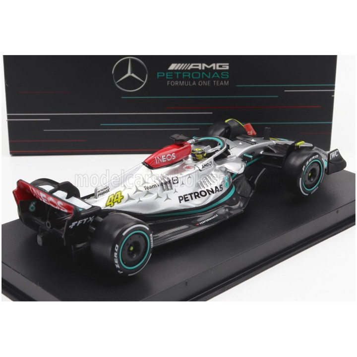 BURAGO MERCEDES GP F1 W13E TEAM MERCEDES-AMG PETRONAS F1 N 44 SEASON 2022 LEWIS HAMILTON - WITH DRIVER WITH SHOWCASE - SILVER