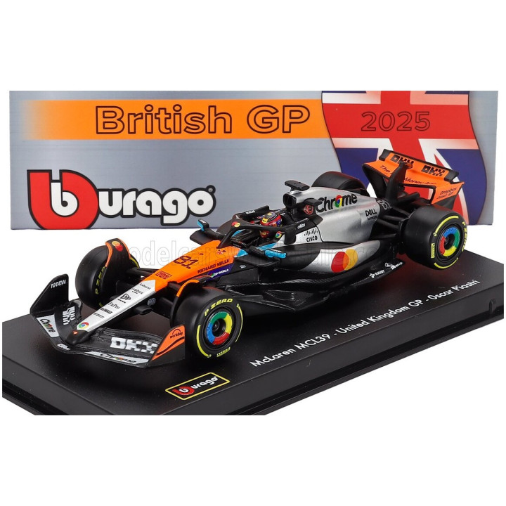 BURAGO McLAREN F1 MCL39 TEAM MCLAREN N 81 2nd SILVERSTONE BRITISH GP 2025 OSCAR PIASTRI - WITH PILOT AND SHOWCASE - ORANGE