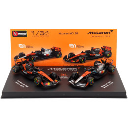 BURAGO McLAREN SET F1 2X MCL39 TEAM MCLAREN N 81 SEASON 2025 OSCAR PIASTRI + GP BRITISH 2025 - CON VETRINA - WITH SHOWCASE