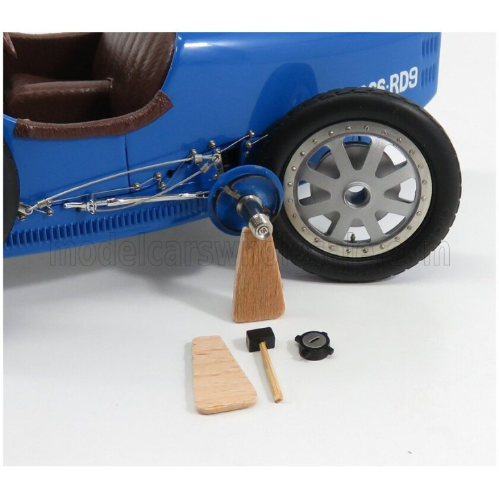 CMC BUGATTI T35 N 30 WITH DRIVER FIGURE 1924 - BLUE 1/18