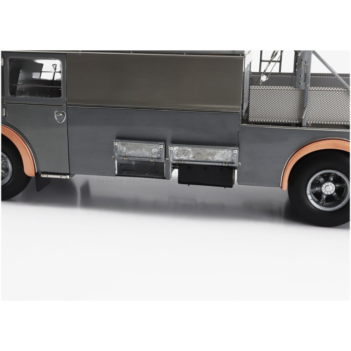 CMC FIAT 642RN2 TRUCK BARTOLETTI F1 FERRARI CAR TRANSPORTER 1957 - CLEAR FINISH GREY 1/18