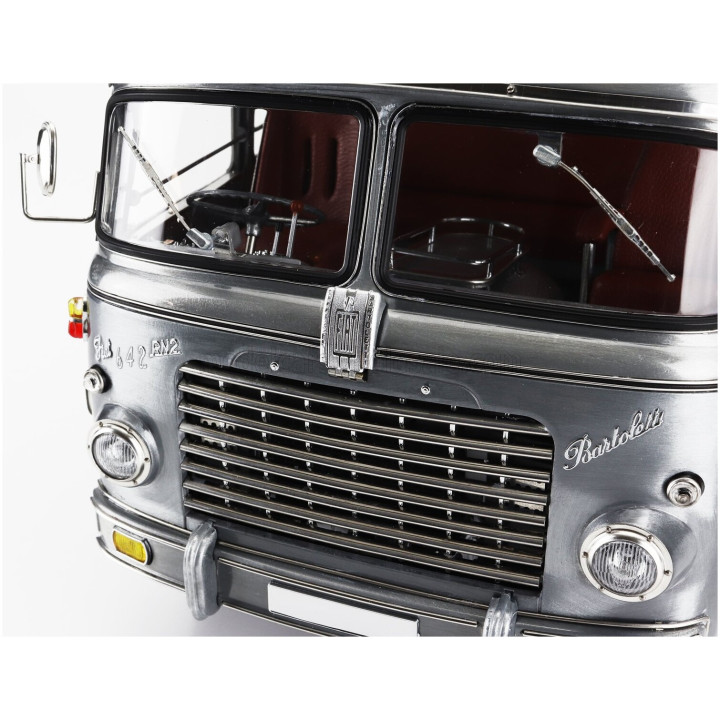 CMC FIAT 642RN2 TRUCK BARTOLETTI F1 FERRARI CAR TRANSPORTER 1957 - CLEAR FINISH GREY 1/18