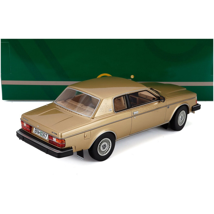 CULT SCALE MODELS VOLVO 262C BERTONE 1981 - GOLD MET 1/18