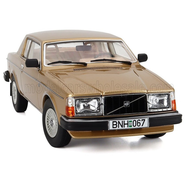 CULT SCALE MODELS VOLVO 262C BERTONE 1981 - GOLD MET 1/18