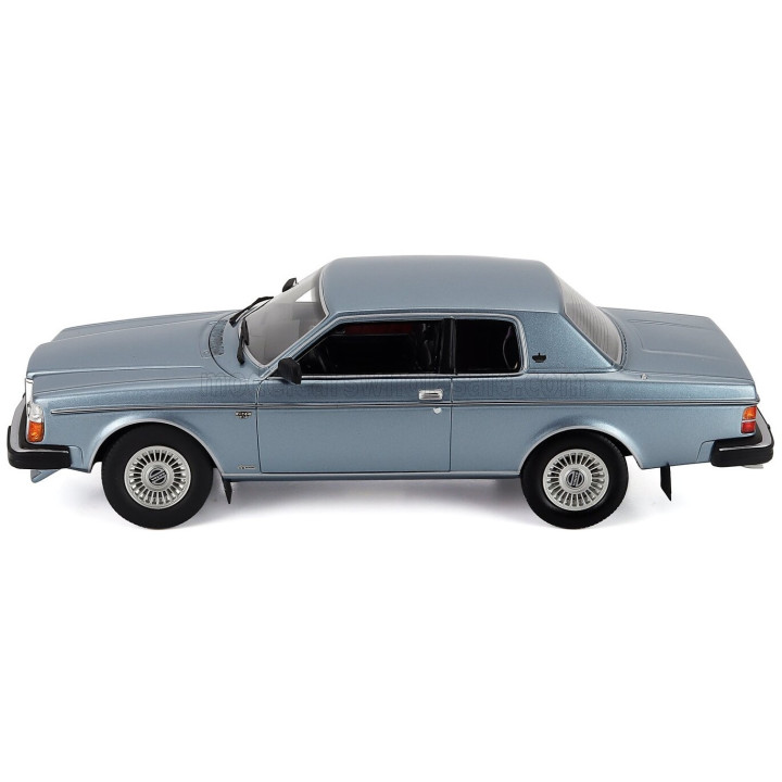 CULT SCALE MODELS VOLVO 262C BERTONE 1981 - LIGHT BLUE MET 1/18