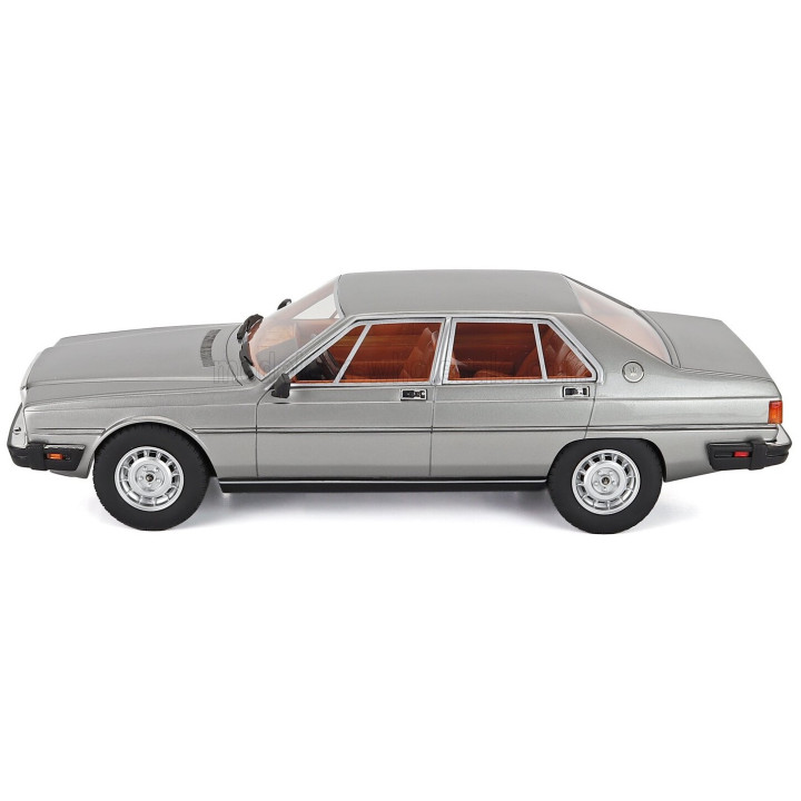 CULT SCALE MODELS MASERATI QUATTROPORTE 3-SERIES 1980 - SILVER 1/18