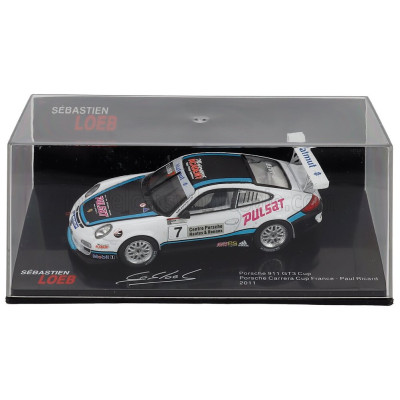 EDICOLA PORSCHE 911 997 GT3 CUP N 7 PORSCHE CARRERA CUP FRANCE PAUL RICARD 2011 SEBASTIEN LOEB - CON VETRINA - WITH SHOWCASE