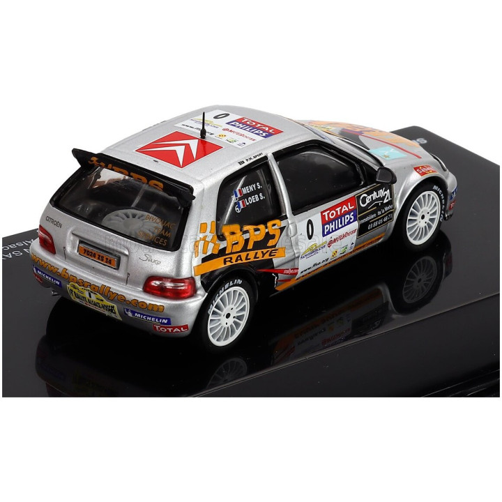 EDICOLA CITROEN SAXO KIT CAR N 0 RALLY ALSACE VOSGES VILLE DE MULTHOUSELOEB 2003 SEBASTIEN LOEB - SEVERINE MENY - CON VETRINA