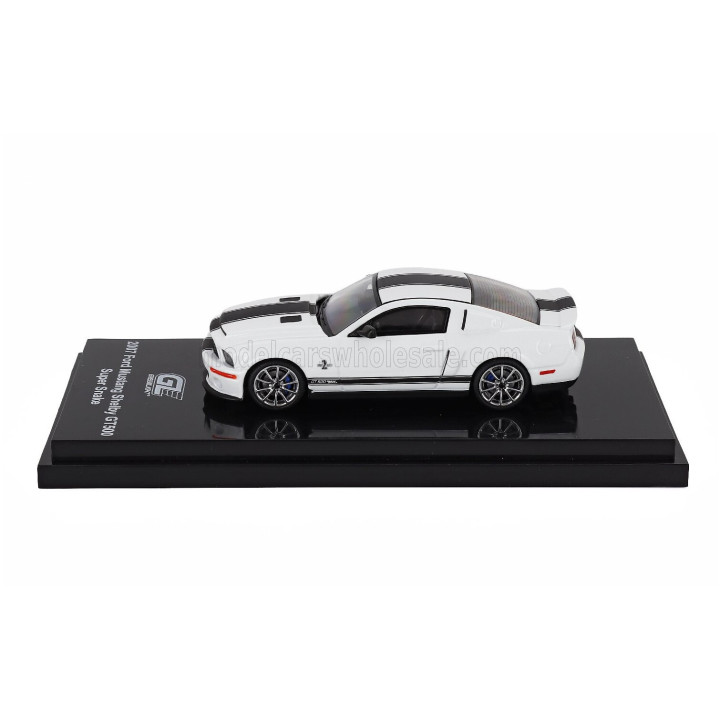 GREENLIGHT FORD USA MUSTANG SHELBY GT500 SUPER SNAKE COUPE 2007 - WHITE BLACK 1/64