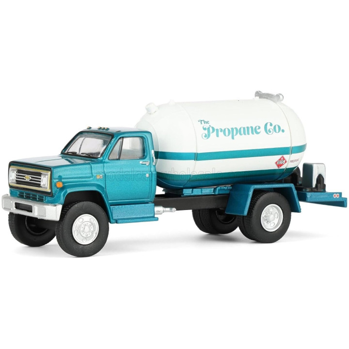 GREENLIGHT CHEVROLET C-60 TANKER TRUCK PROPANE 1982 - GREEN WHITE 1/64