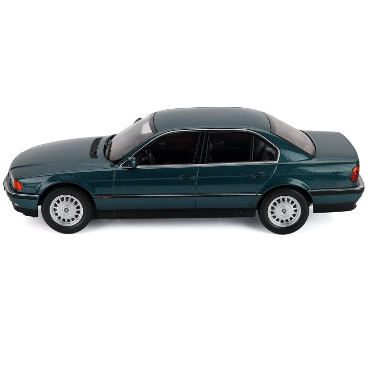 KK SCALE BMW 7-SERIES 740i (E38) 1994 - GREEN MET 1/18