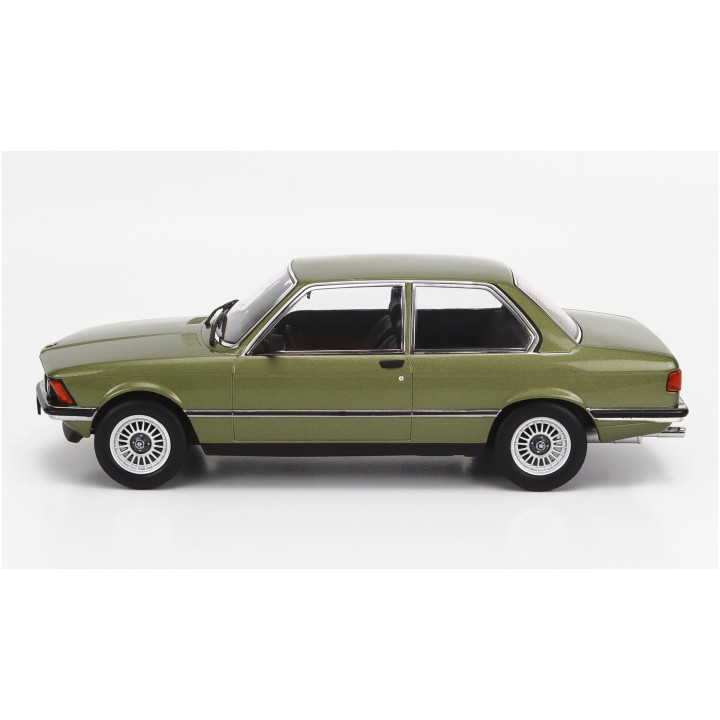 KK SCALE BMW 3-SERIES 323i (E21) 1978 - GREEN MET 1/18