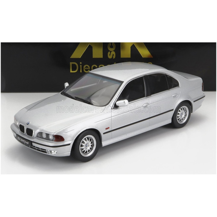 KK SCALE BMW 5-SERIES 530d (E39) SEDAN 1995 - SILVER 1/18