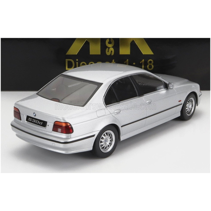 KK SCALE BMW 5-SERIES 530d (E39) SEDAN 1995 - SILVER 1/18