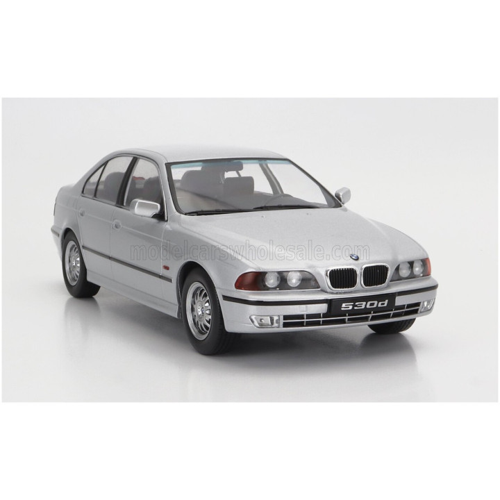 KK SCALE BMW 5-SERIES 530d (E39) SEDAN 1995 - SILVER 1/18