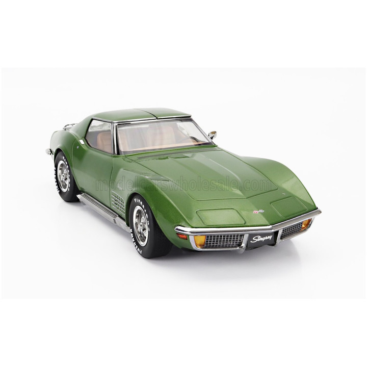 KK SCALE CHEVROLET CORVETTE C3 1972 - WITH REMOVABLE ROOF PARTS - GREEN 1/18