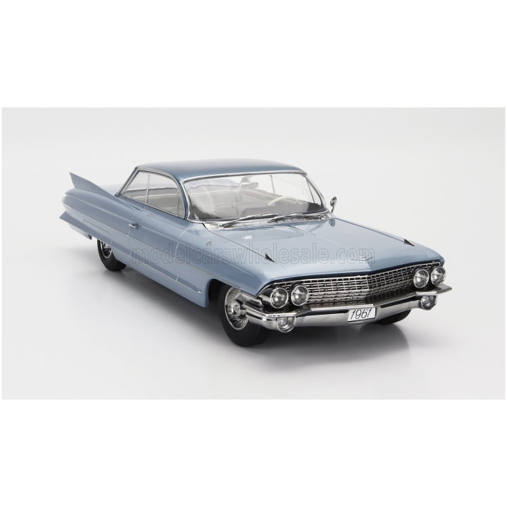 KK SCALE CADILLAC SERIES 62 COUPE DEVILLE 1961 - LIGHT BLUE MET 1/18