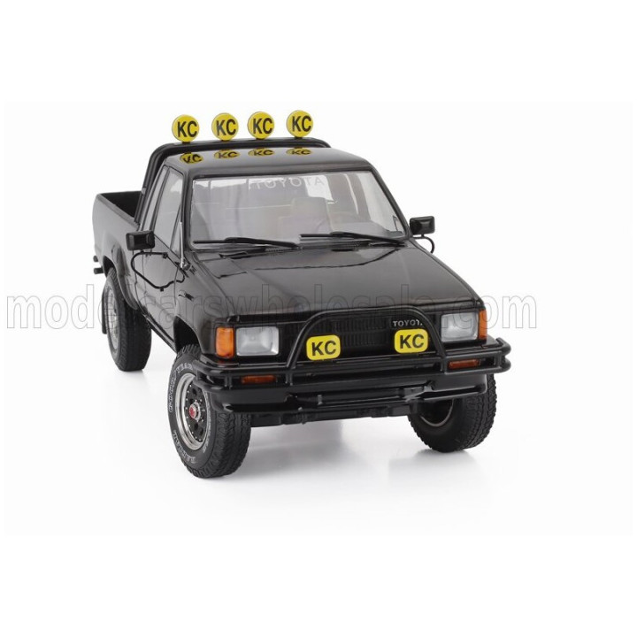 KK SCALE TOYOTA HILUX PICK-UP TRUCK XTRA CAB 4x4 1985 - BLACK 1/18
