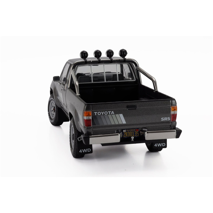 KK SCALE TOYOTA HILUX PICK-UP TRUCK XTRA CAB 4x4 1985 - GREY 1/18