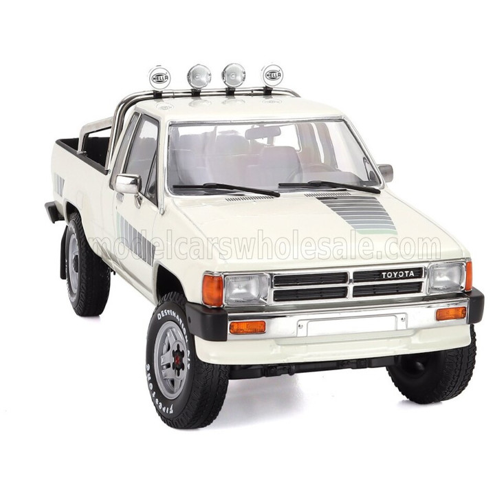 KK SCALE TOYOTA HILUX PICK-UP TRUCK XTRA CAB 4x4 1985 - WHITE 1/18