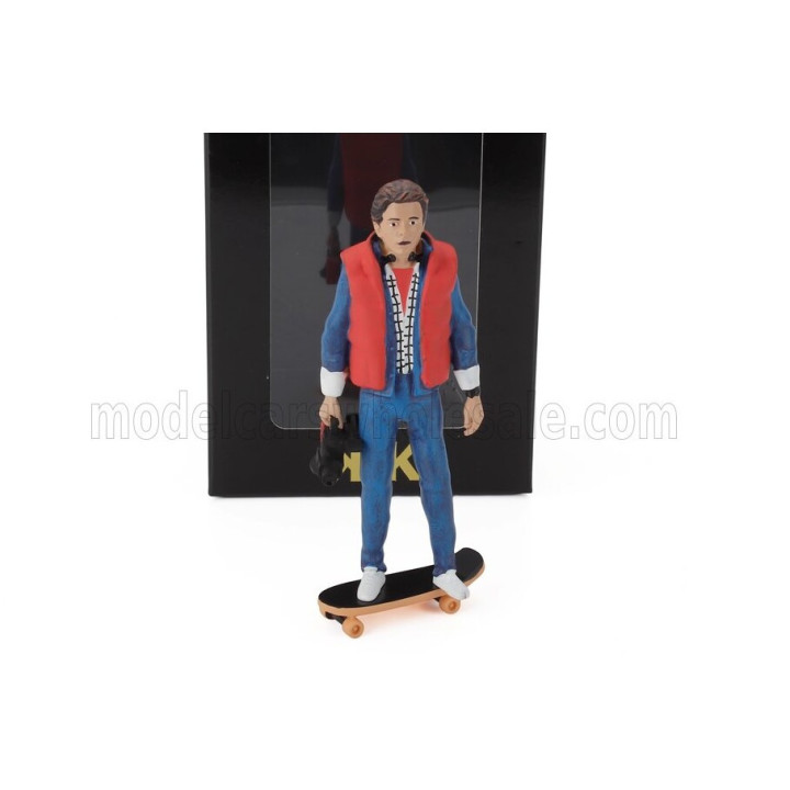 KK SCALE FIGURES MARTY STANDING FOR TOYOTA HILUX PICK-UP TRUCK XTRA CAB 4x4 1985 - BLUE RED 1/18