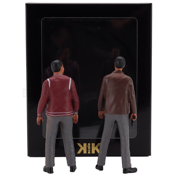 KK SCALE FIGURES MIKE AND MARKUS STANDING FOR LINCOLN CONTINENTAL CABRIOLET 1963 - BROWN RED 1/18